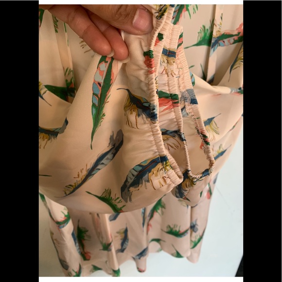 Tucker silk Blouse - Picture 5 of 7